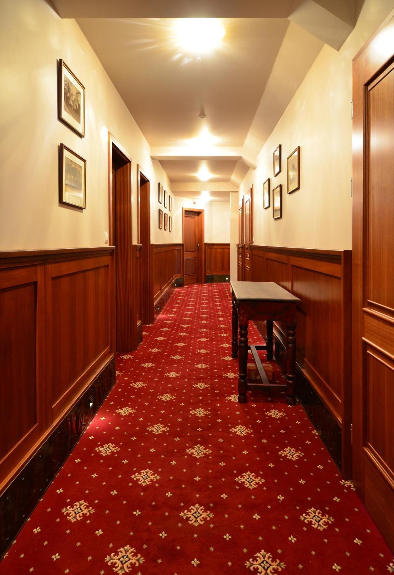 Hotel Tacl Holesov Ngoại thất bức ảnh