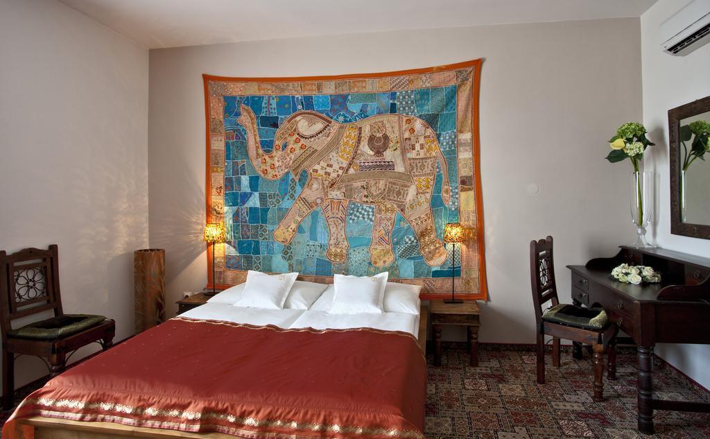Hotel Tacl Holesov Ngoại thất bức ảnh