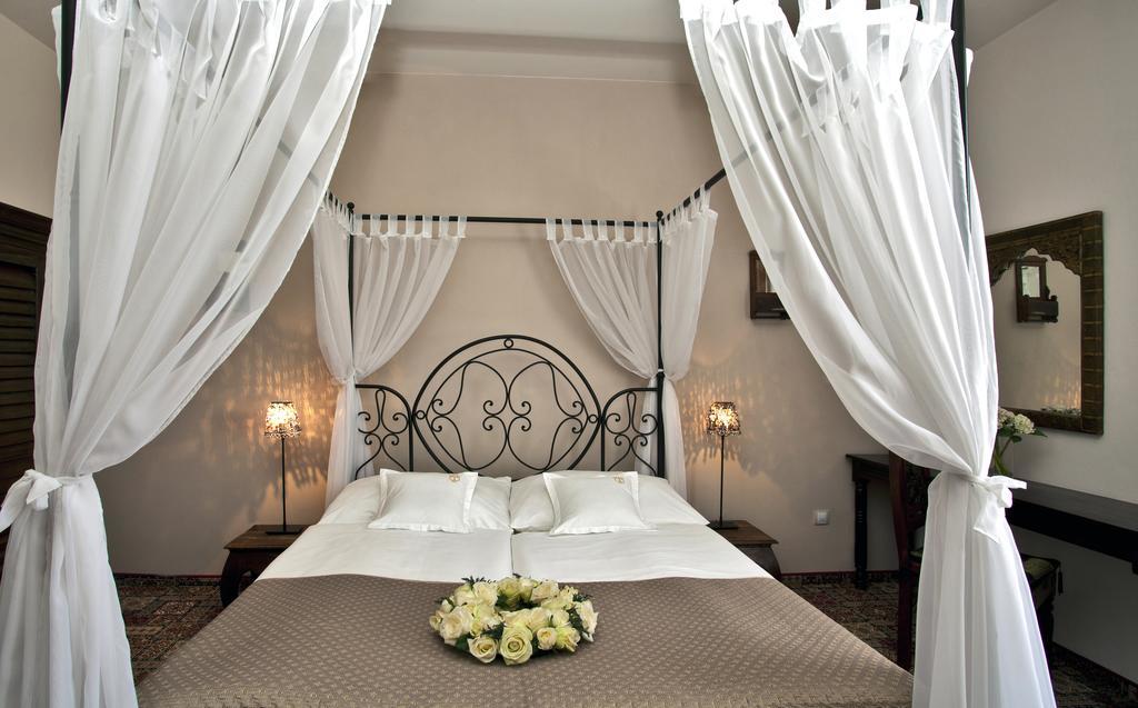 Hotel Tacl Holesov Ngoại thất bức ảnh
