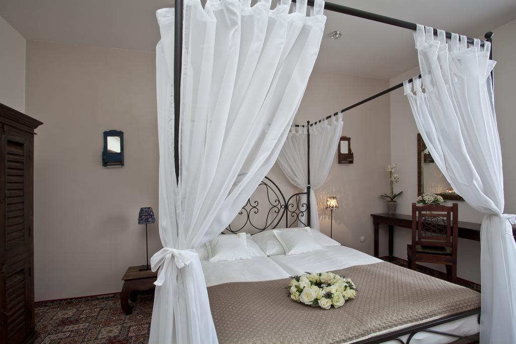 Hotel Tacl Holesov Ngoại thất bức ảnh