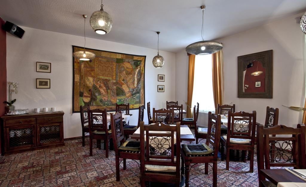 Hotel Tacl Holesov Ngoại thất bức ảnh
